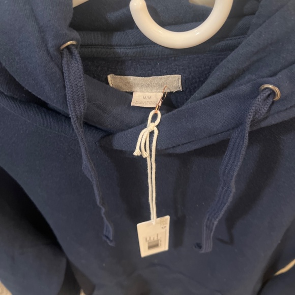 Outerknown women’s navy hoodie, new with tags medium - Picture 2 of 4